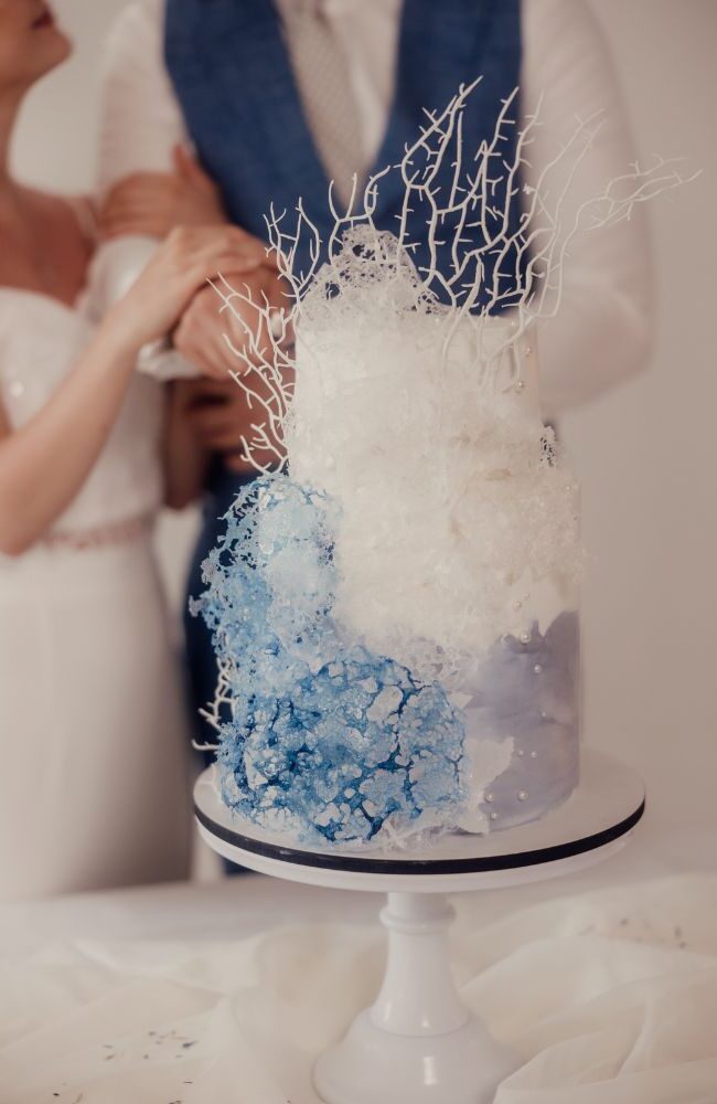 Hochzeitstorte Koralle Perlen